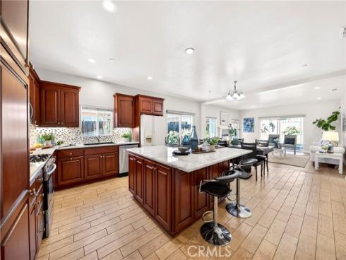 335 E Francis  , La Habra, CA