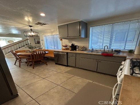 950 W Lambert  4 , La Habra, CA