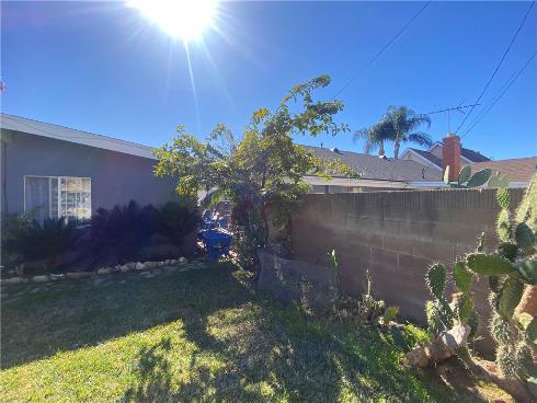 301 W Parkwood  , La Habra, CA