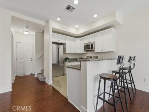 601 N Walnut , La Habra, CA