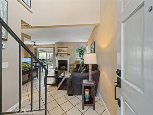 345 S Monte Vista  , La Habra, CA