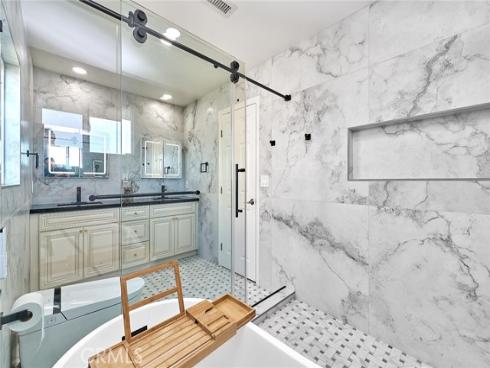 1541  Via Los Bonitos  , La Habra, CA