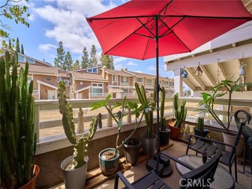 957 W Imperial  30 , La Habra, CA