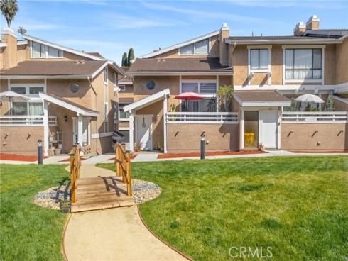 957 W Imperial  30 , La Habra, CA