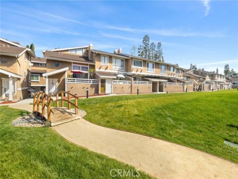 957 W Imperial  30 , La Habra, CA