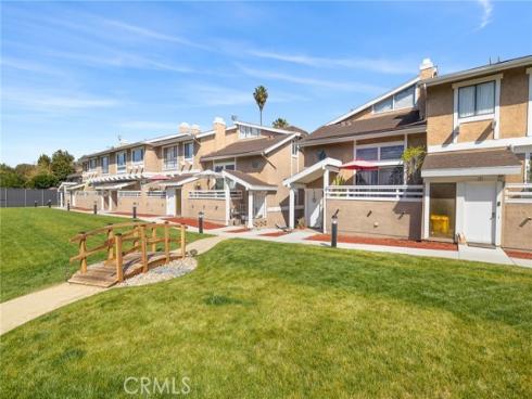 957 W Imperial  30 , La Habra, CA