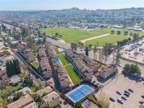 957 W Imperial  30 , La Habra, CA