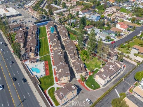 957 W Imperial  30 , La Habra, CA