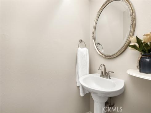 124 S Valencia  , La Habra, CA