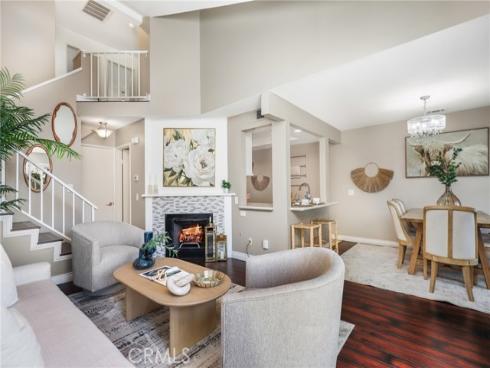 124 S Valencia  , La Habra, CA