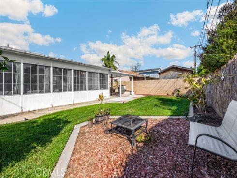 304 S Colfax  , La Habra, CA