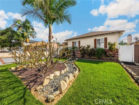 304 S Colfax  , La Habra, CA