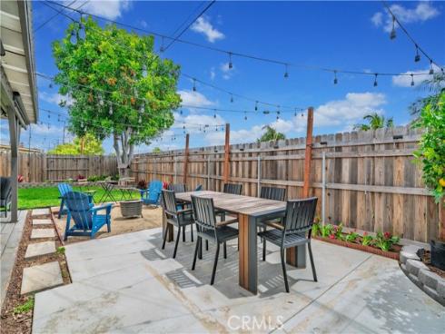 1740 E Francis  , La Habra, CA