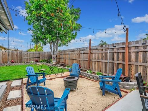 1740 E Francis  , La Habra, CA