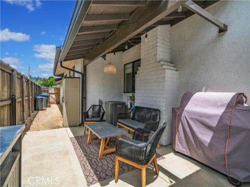1740 E Francis  , La Habra, CA