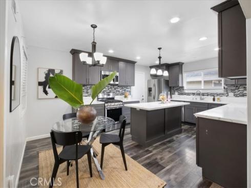 1241 Viviwood
