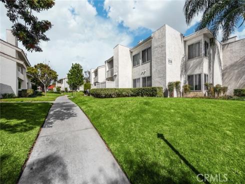 1018 E La Habra  , La Habra, CA