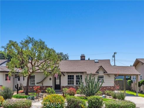 140 E Greenwood , La Habra, CA