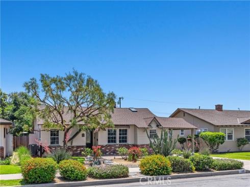 140 E Greenwood , La Habra, CA