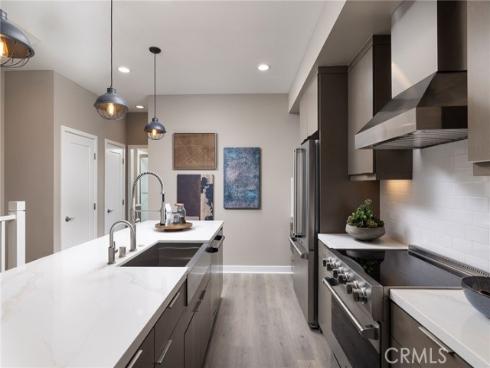 166 E Whittier Boulevard, La Habra, CA