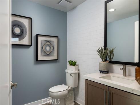 166 E Whittier Boulevard, La Habra, CA