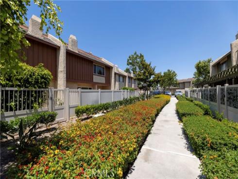 590 Magnolia , La Habra, CA