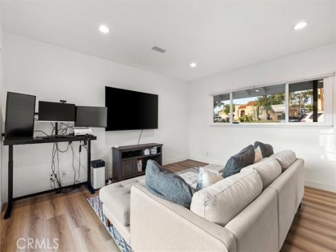 307 S Hillcrest , La Habra, CA
