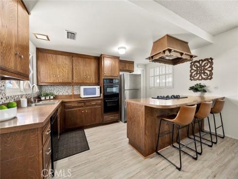 341 E Parkwood Ave , La Habra, CA