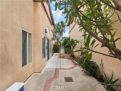 2240 W Toledo , La Habra, CA