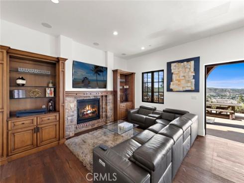 7  Broken Arrow  , Ladera Ranch, CA