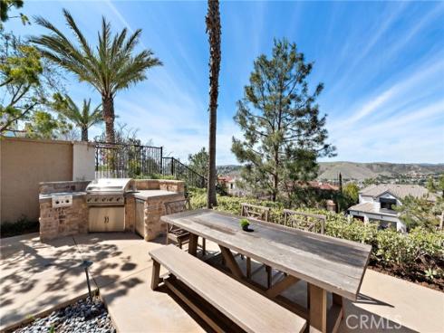 7  Broken Arrow  , Ladera Ranch, CA