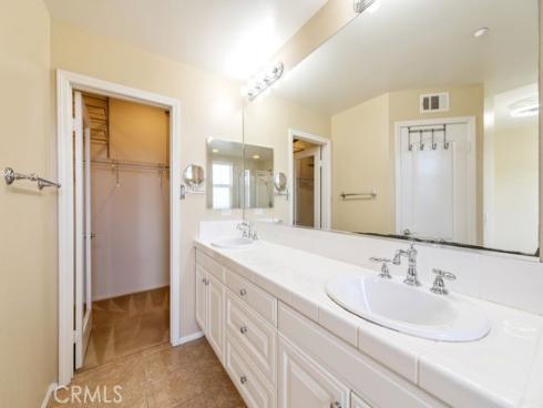 32  Clifford   Lane, Ladera Ranch, CA