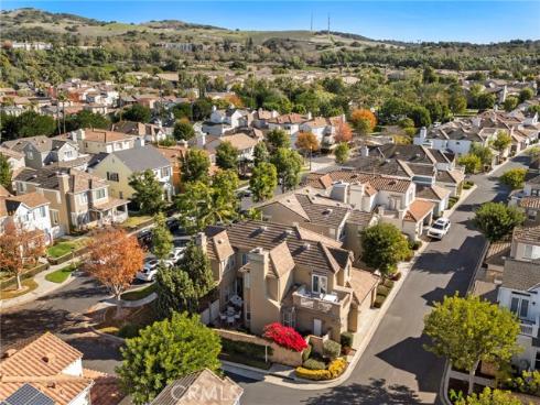 1 Trumpet Vine Street, Ladera Ranch, CA