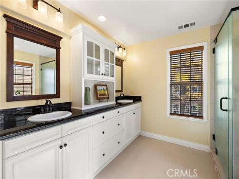 8  Earthen   Court, Ladera Ranch, CA