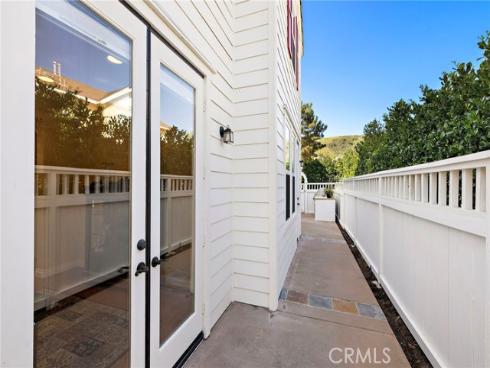 8  Earthen   Court, Ladera Ranch, CA