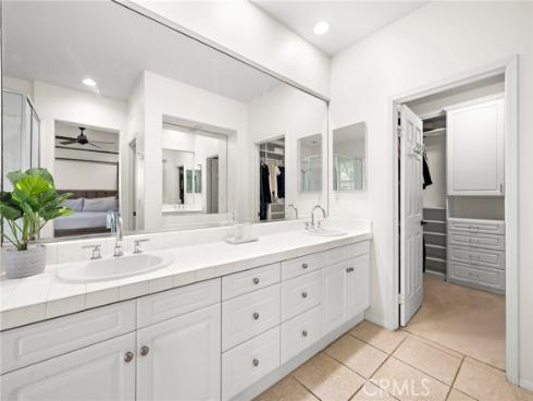 6  Pomegranate  , Ladera Ranch, CA