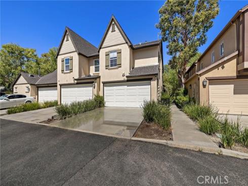 90 Three Vines Court