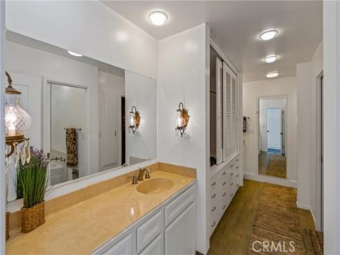 481 Dartmoor Street, Laguna Beach, CA