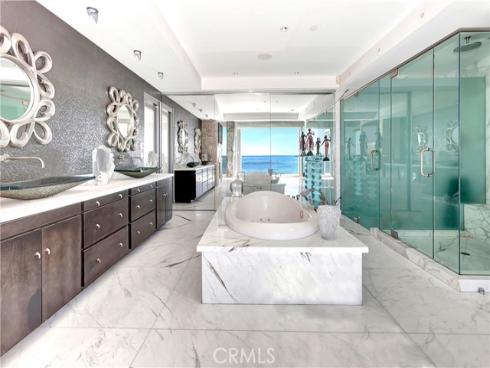 1261  Ocean Front  , Laguna Beach, CA