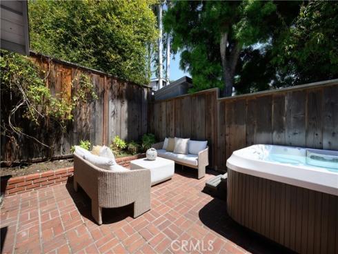 2130 Glenneyre Street, Laguna Beach, CA