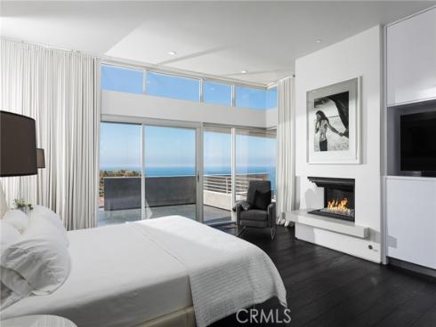 704 Nyes Place, Laguna Beach, CA
