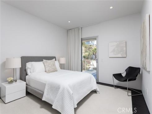 704 Nyes Place, Laguna Beach, CA