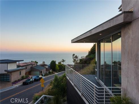 704 Nyes Place, Laguna Beach, CA