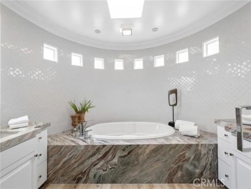 1500 Caribbean Way, Laguna Beach, CA