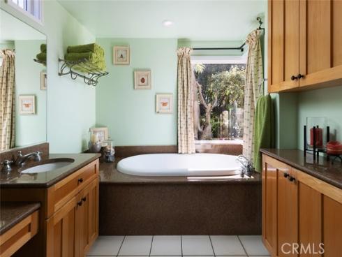 31953 10th Avenue, Laguna Beach, CA