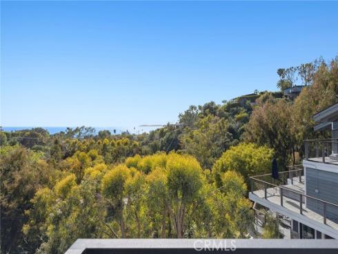 990  Meadowlark   Drive, Laguna Beach, CA