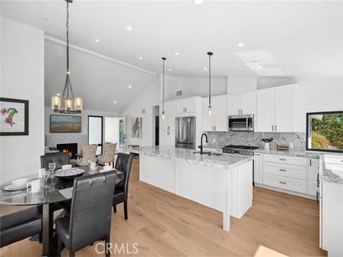 990  Meadowlark   Drive, Laguna Beach, CA