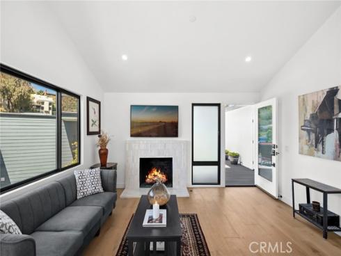 990  Meadowlark   Drive, Laguna Beach, CA