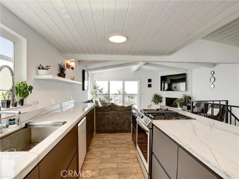 883 Santa Ana Street, Laguna Beach, CA