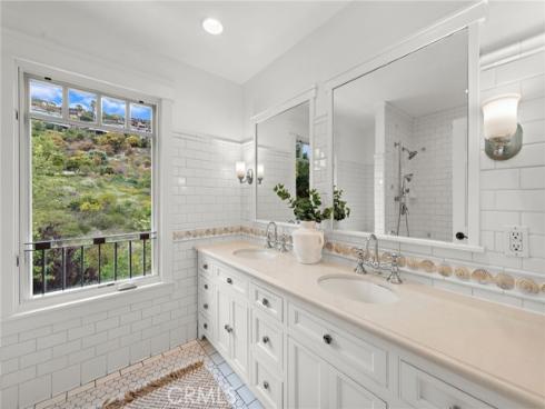 994 Bluebird Canyon Drive, Laguna Beach, CA